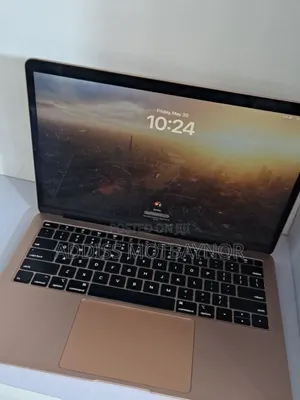 New Laptop Apple MacBook Pro 2019 8GB Intel Core I5 SSD 256GB