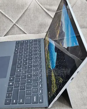 New Laptop Microsoft Surface Pro 6 8GB Intel Core I7 SSD 256GB