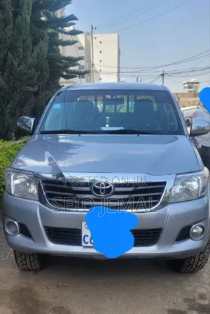 Toyota Hilux 2014 Silver