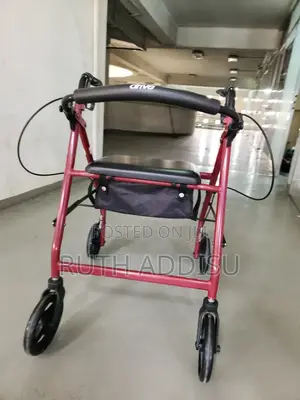 Walker Four Wheel肺癌walker綏芬walker鎖住walker妝飾walker綏遠walker