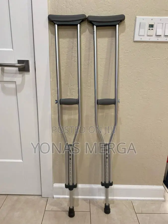 Crutches Features Convenient Folding System to Allow Crutche