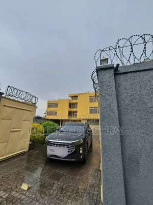 8bdrm House in Bisrate Gabriel,, Nifas Silk-Lafto for rent