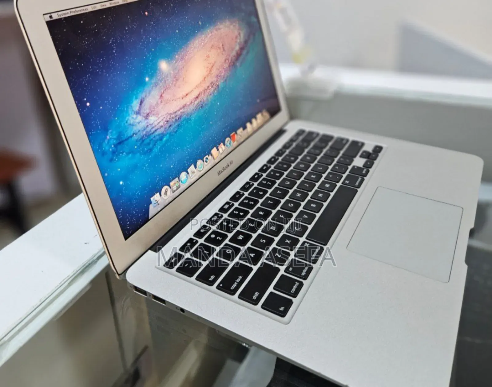New Laptop Apple MacBook Air 2011 4GB Intel Core I5 SSD 128GB