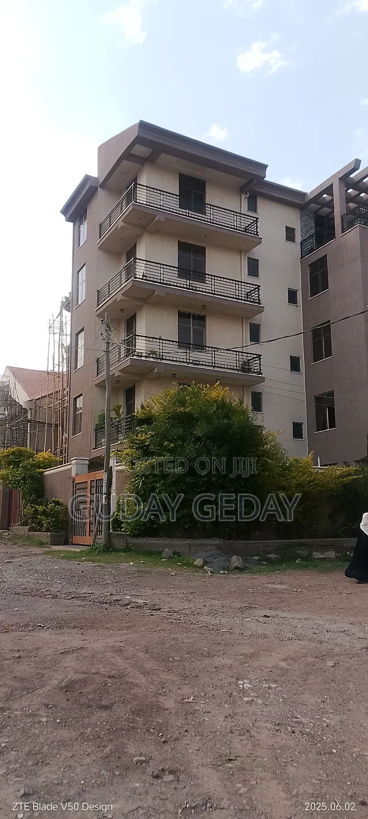 250 ካሬ G+4 ህንፃ ባንክ ብድር የተመቻቸ