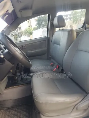 Toyota Hilux 2011 White