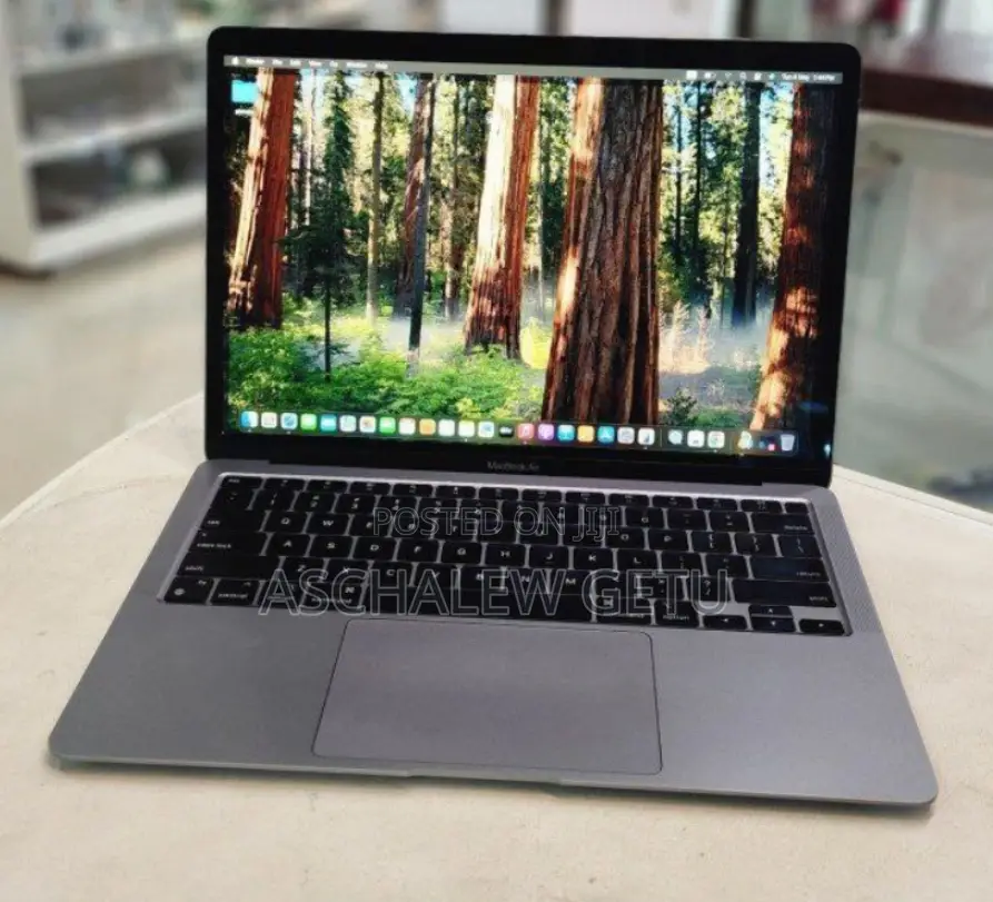 New Laptop Apple MacBook Pro 2022 M2 16GB Apple M1 Pro SSD 256GB