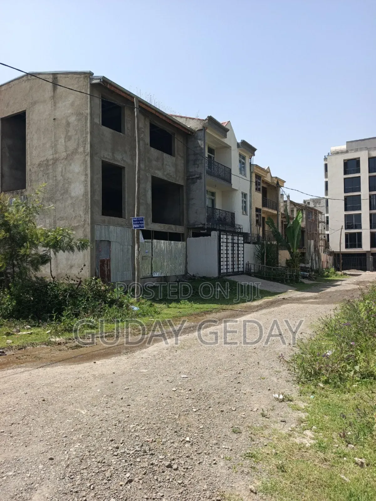 5bdrm Block of Flats in Akaky Kaliti for sale
