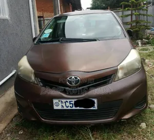 Toyota Yaris 2012 Burgundy