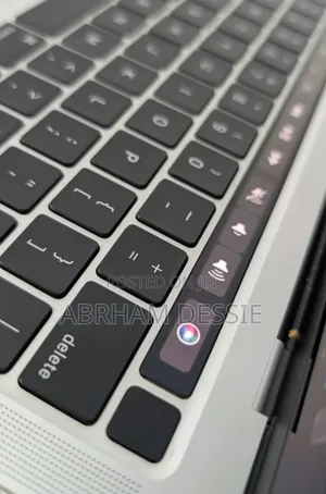 New Laptop Apple MacBook Pro M1 8GB Intel Core I5 SSD 256GB