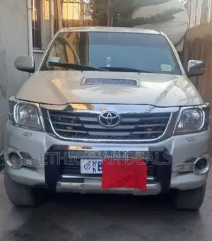 Toyota Hilux 2012 Silver