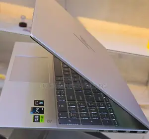 New Laptop HP Pavilion 17 16GB Intel Core i7 SSD 1T