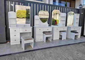 Simple and Luxurious Dressing Table