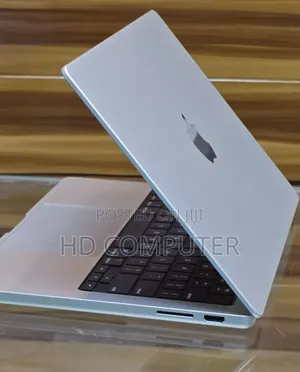 New Laptop Apple MacBook Pro 2023 M3 Max 8GB Apple M3 Pro SSD 512GB
