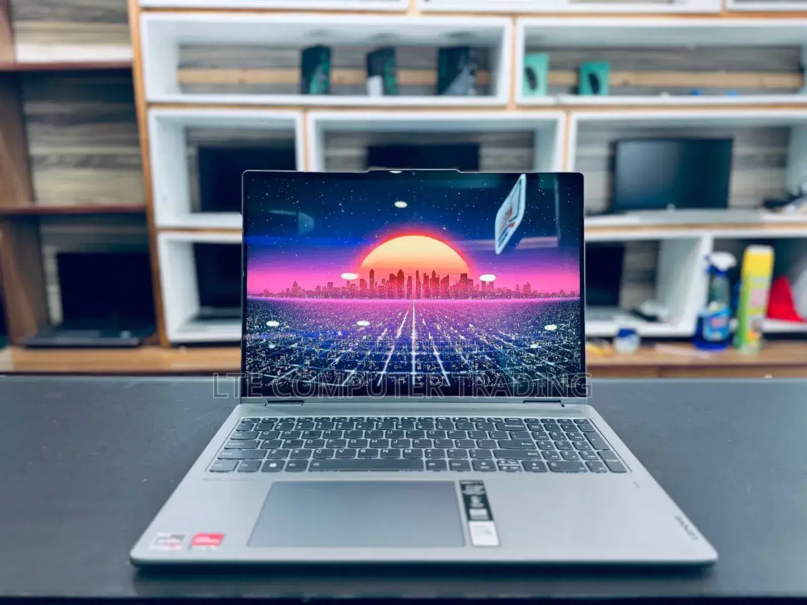 New Laptop Lenovo Yoga 7i 8GB AMD Ryzen 5 SSD 512GB