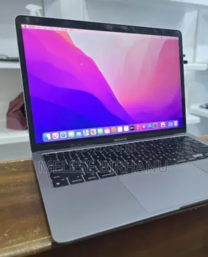 New Laptop Apple MacBook Pro M1 8GB Apple M1 SSD 256GB