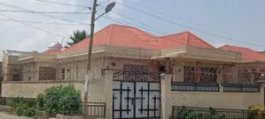 Furnished 6bdrm Villa in Bole for sale