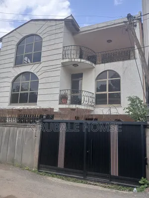6bdrm Villa in Bola   Compound, Bole for rent