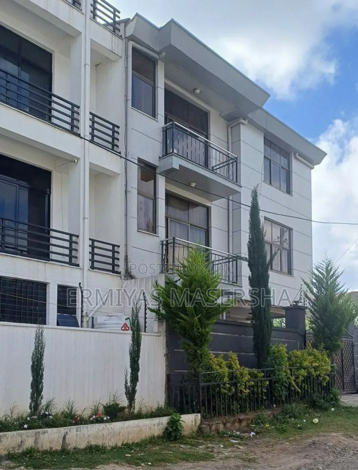 Furnished 5bdrm Penthouse in Yeka for sale