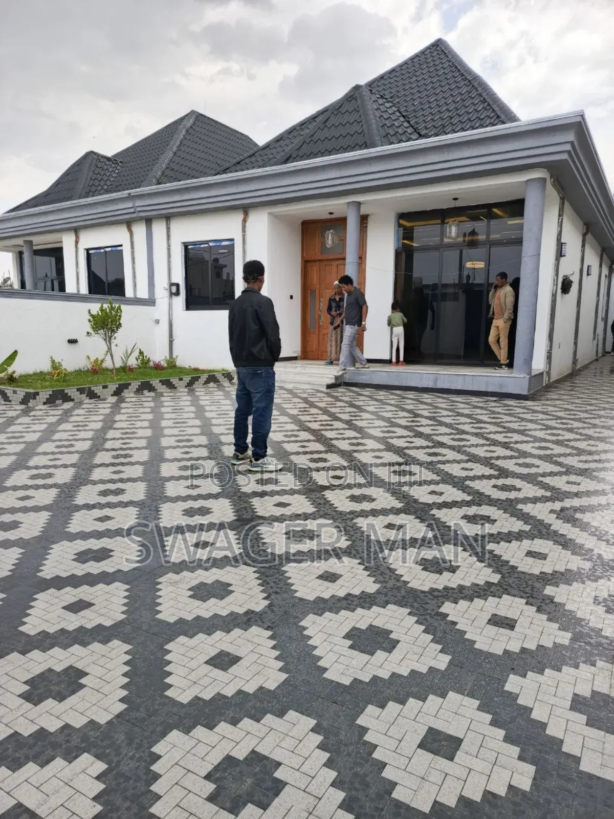 Furnished 6bdrm Villa in ጣፎ, Yeka for sale