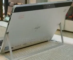 New Laptop HP X2 210 G2 8GB Intel Core I5 SSD 256GB