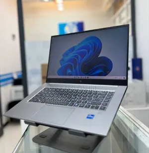 New Laptop HP ZBook Power G9 I7 16GB Intel Core I7 SSD 512GB