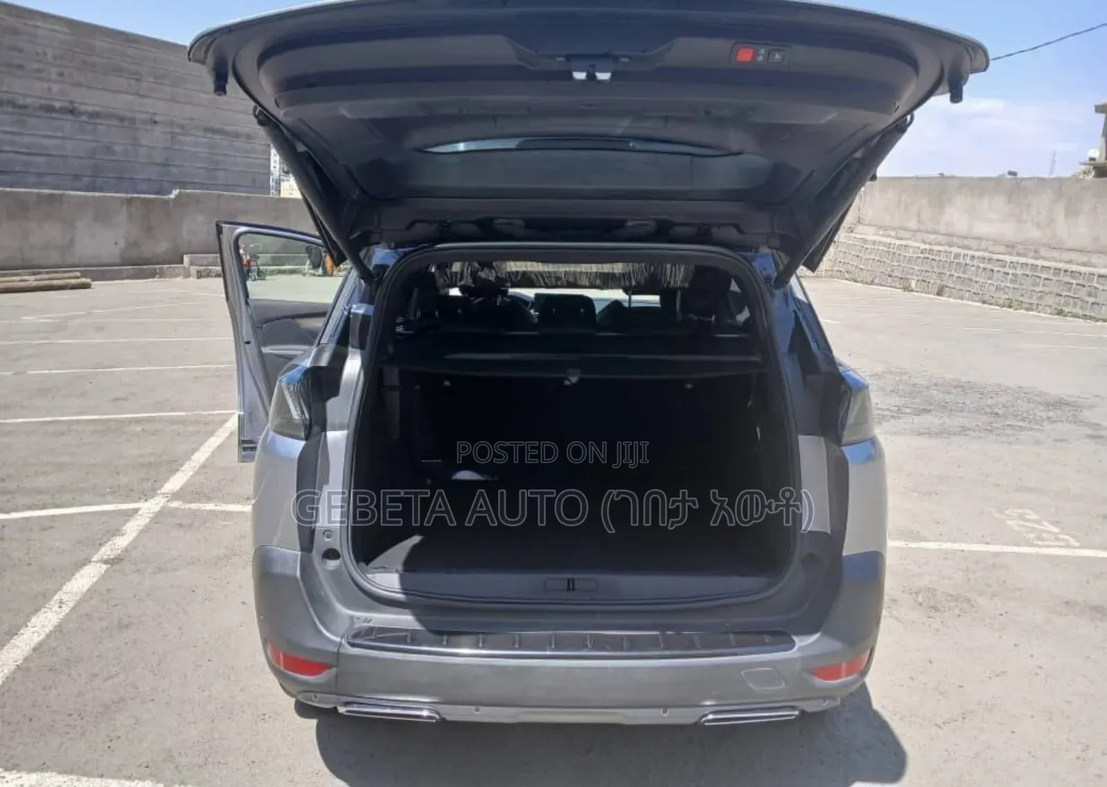 Peugeot 5008 2022 Gray