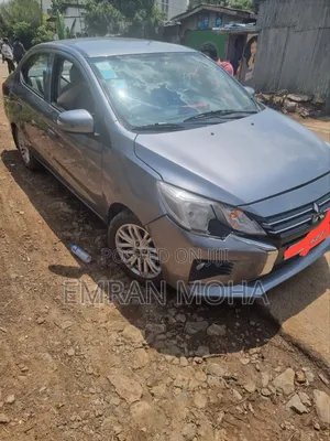 Mitsubishi Attrage 2021 Gray