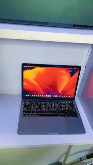 New Laptop Apple MacBook Pro 2019 8GB Intel Core I5 SSD 128GB