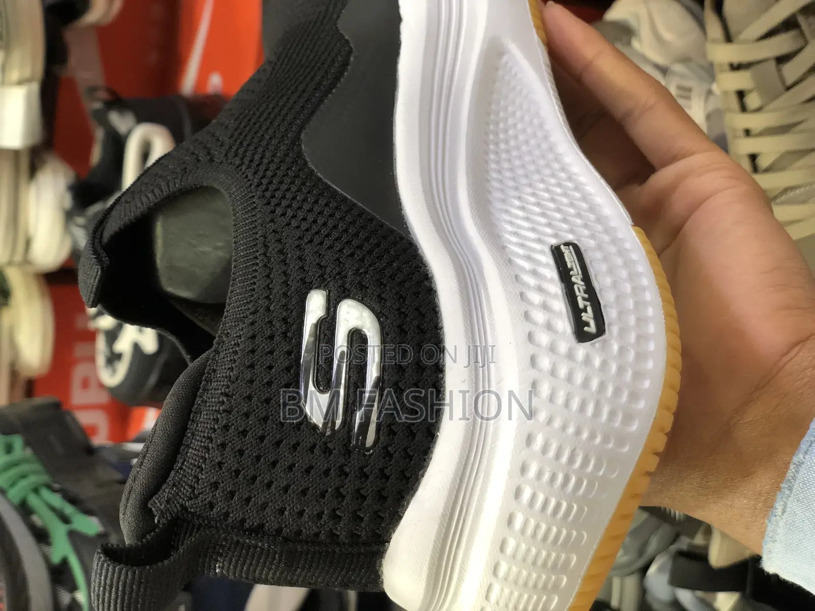 Skechers Comfortable Shoes Black and White