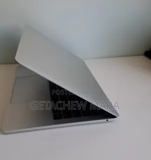 New Laptop Apple MacBook Pro 2017 8GB Intel Core I5 SSD 1T