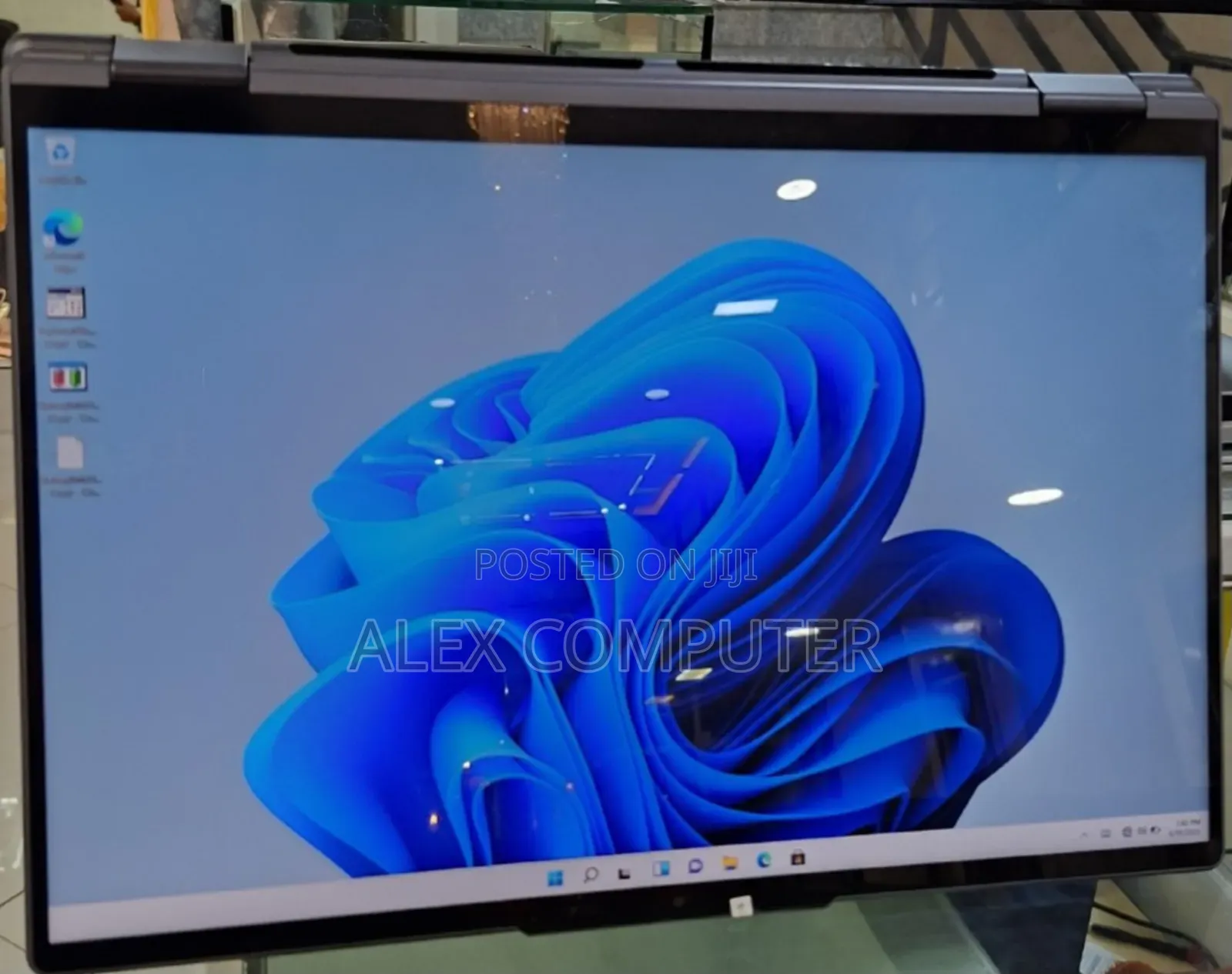 New Laptop Lenovo Yoga 7i 16GB Intel Core I7 SSD 1T