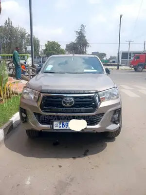 Toyota Hilux 2020 Pink
