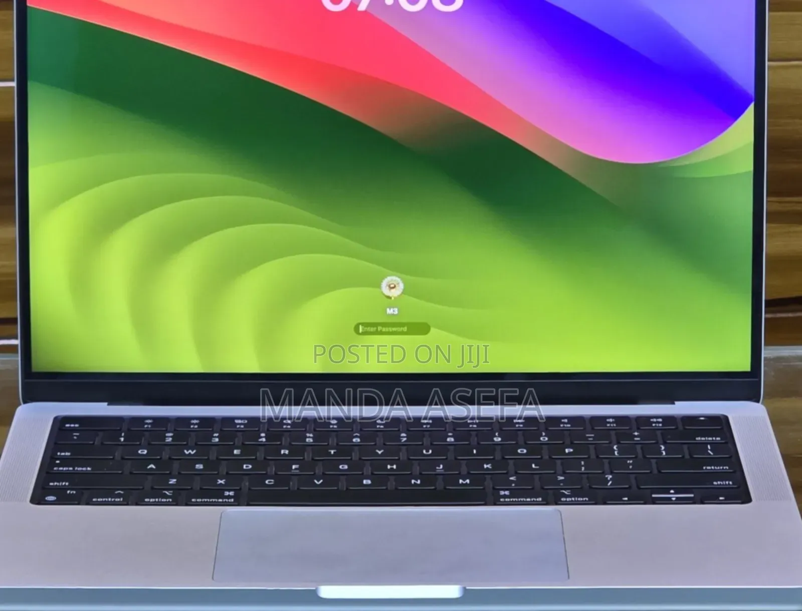 New Laptop Apple MacBook Pro 8GB Apple M3 SSD 512GB