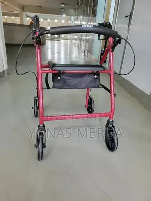Walker枠٤walking Frame With 8 Inch Wheels ( Rollator) 6.1kg