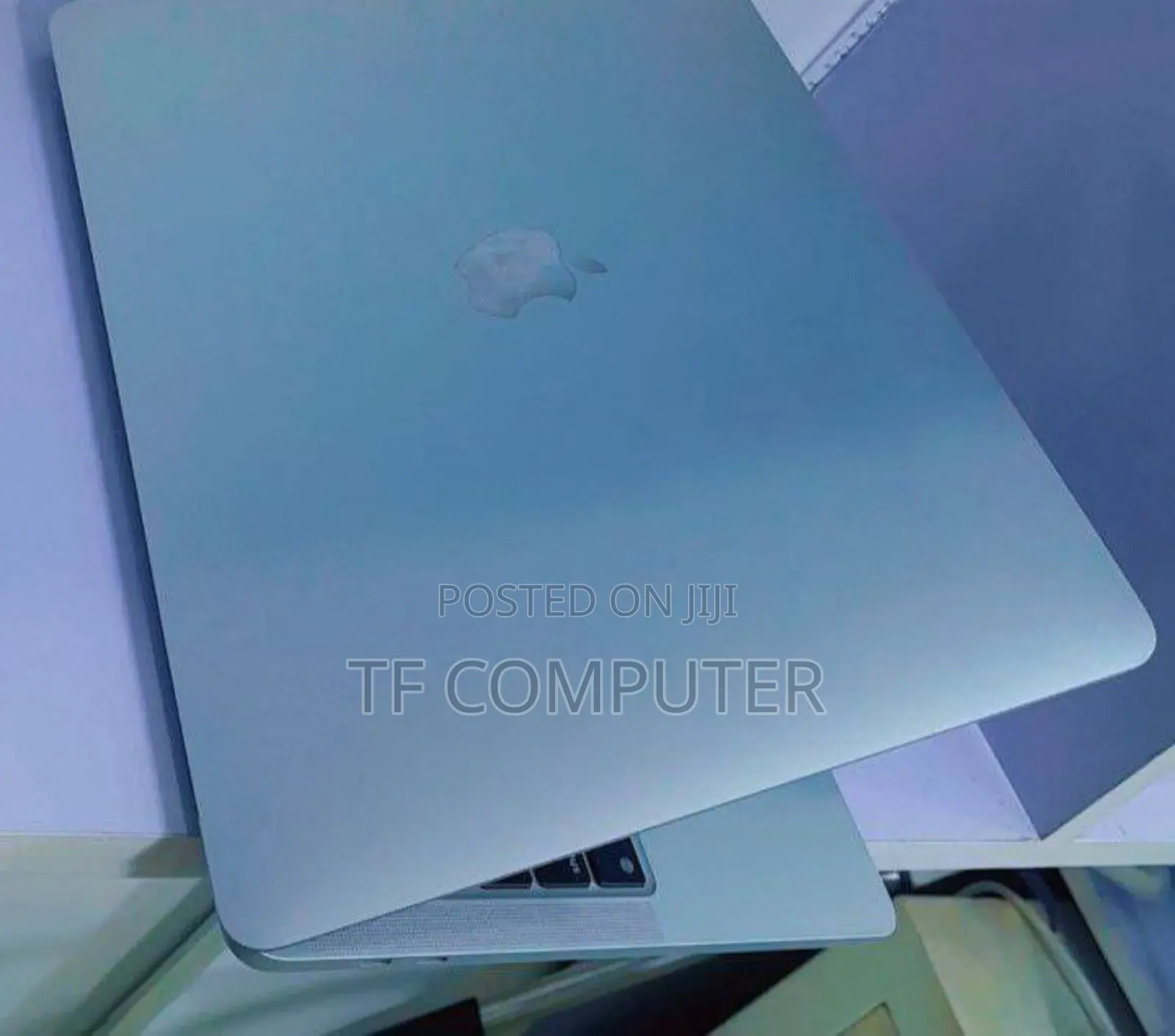 New Laptop Apple MacBook Pro 2022 M2 8GB Apple M2 SSD 256GB