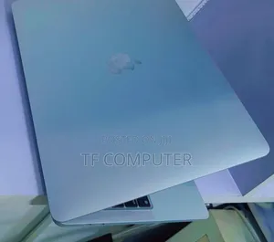 New Laptop Apple MacBook Pro 2022 M2 8GB Apple M2 SSD 256GB