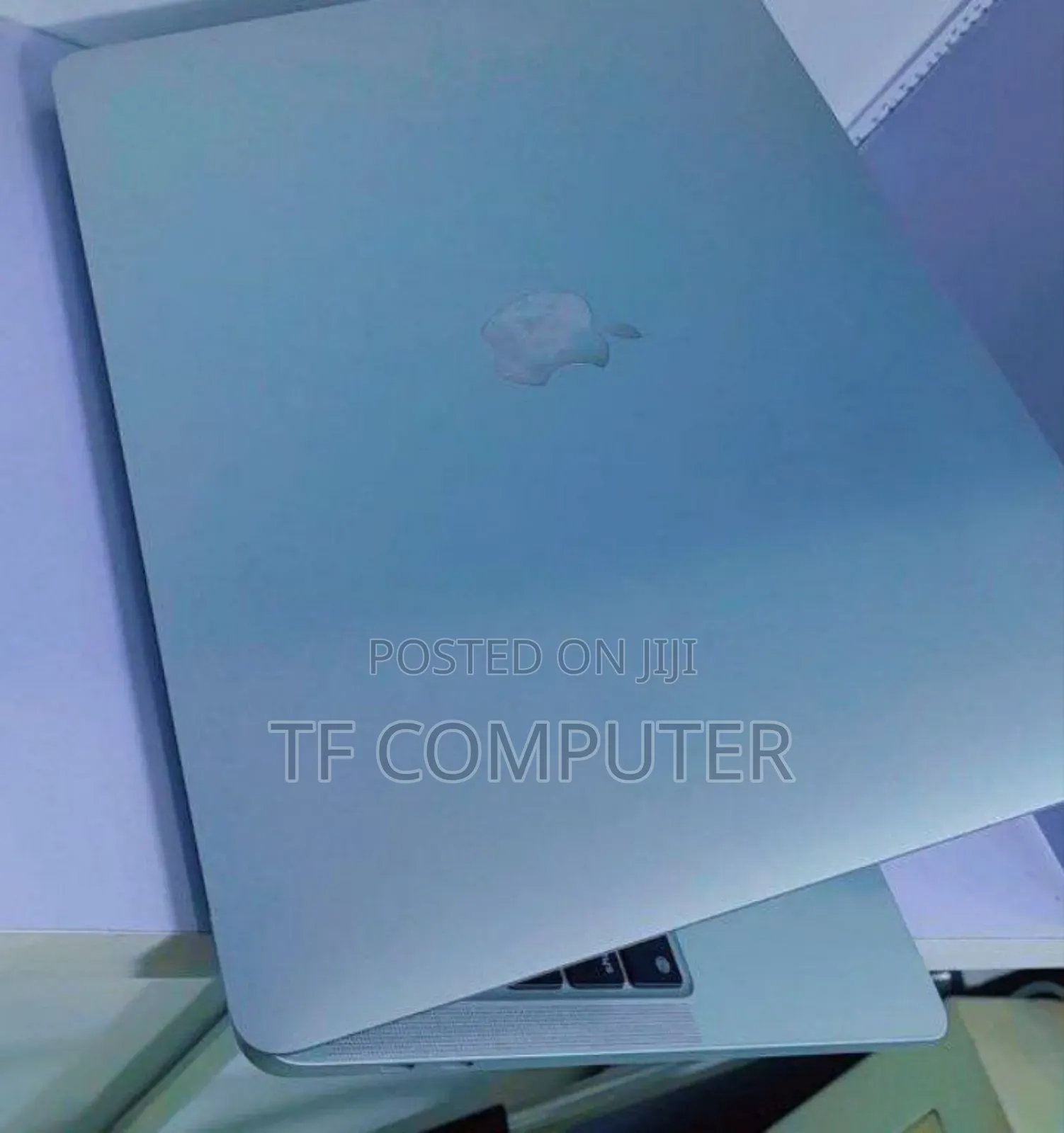 New Laptop Apple MacBook Pro 2022 M2 8GB Apple M2 SSD 256GB