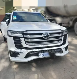 Toyota Land Cruiser 2023 White