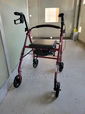 Adjustable Seat by Legs Arms黛ءwalkerعፗwalker\\A Great Walker