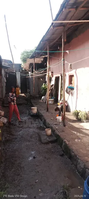 9bdrm House in Akaky Kaliti for sale