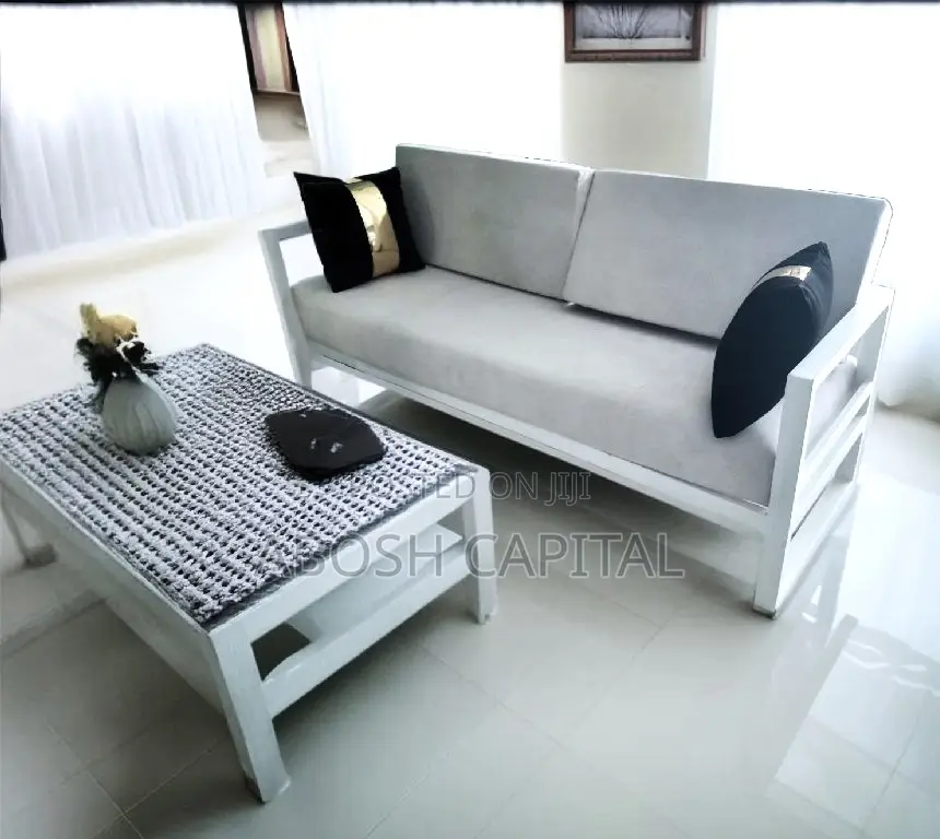 Single Sofa With Coffee Table