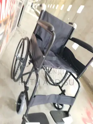 Comfortable Manual Wheelchair for Home and Hospital Use