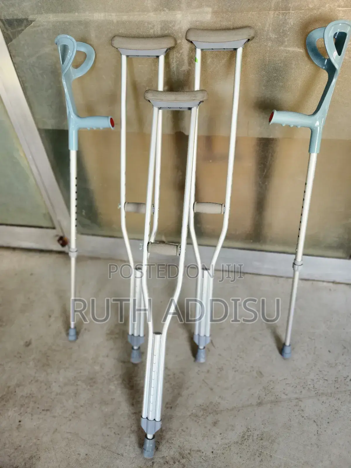 Crutches地震crutches和風crutches法官crutches巢便crutches以來crutches