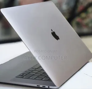 New Laptop Apple MacBook Pro 2016 16GB Intel Core I7 SSD 256GB
