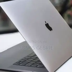 New Laptop Apple MacBook Pro 2016 16GB Intel Core I7 SSD 256GB