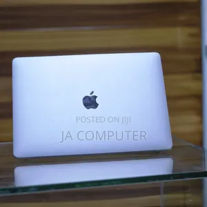 New Laptop Apple MacBook Pro 2023 M2 8GB Apple M2 SSD 256GB