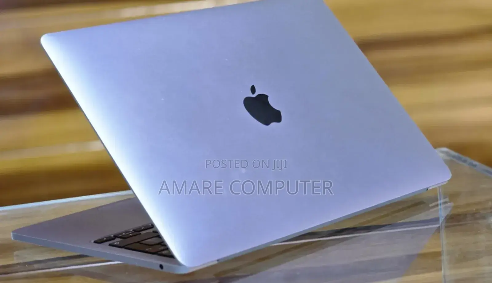 New Laptop Apple MacBook Pro 2022 M2 8GB Apple M2 SSD 256GB