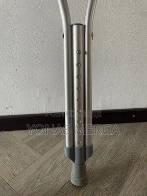 Indoor/Outdoor Use:Snug3 Crutches for Adults