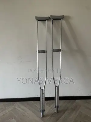 Indoor/Outdoor Use:Snug3 Crutches for Adults