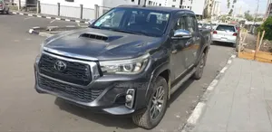 Toyota Hilux 2017 Gray